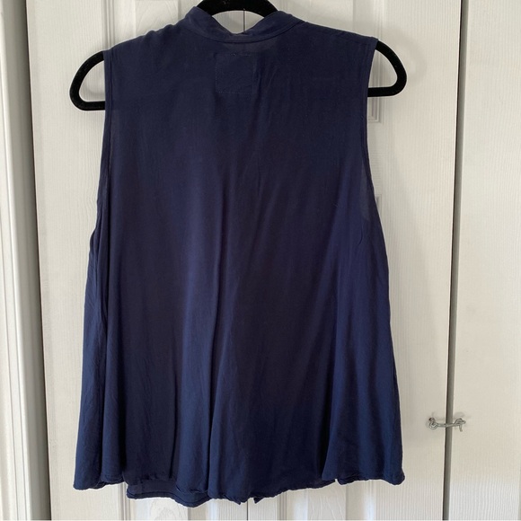 Tonle cirque top - sustainably made in Cambodia with dead stock fabric - Picture 4 of 5